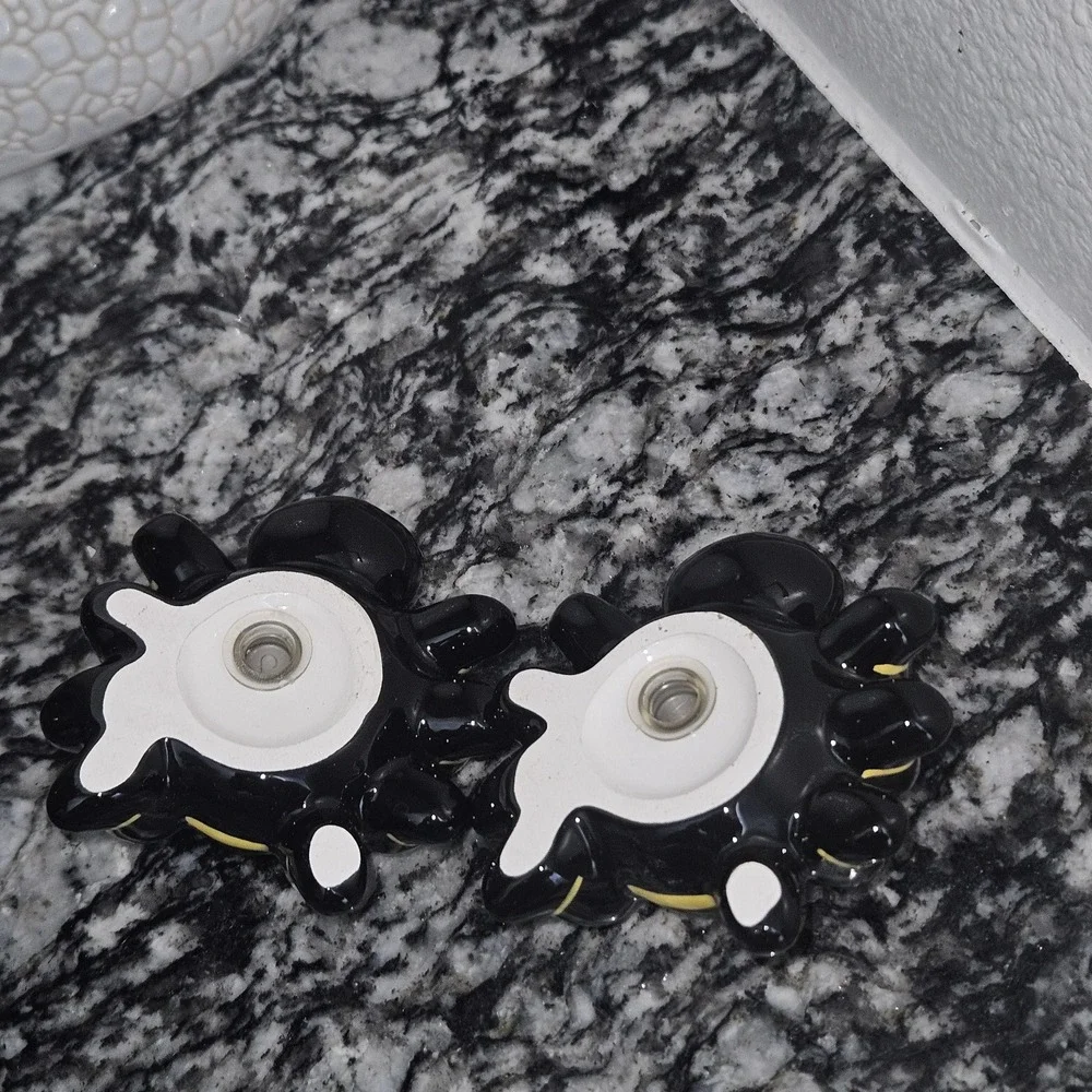 Salt & Pepper Yellow Black Ceramic Tarantulas‎ Spiders Shaker Set